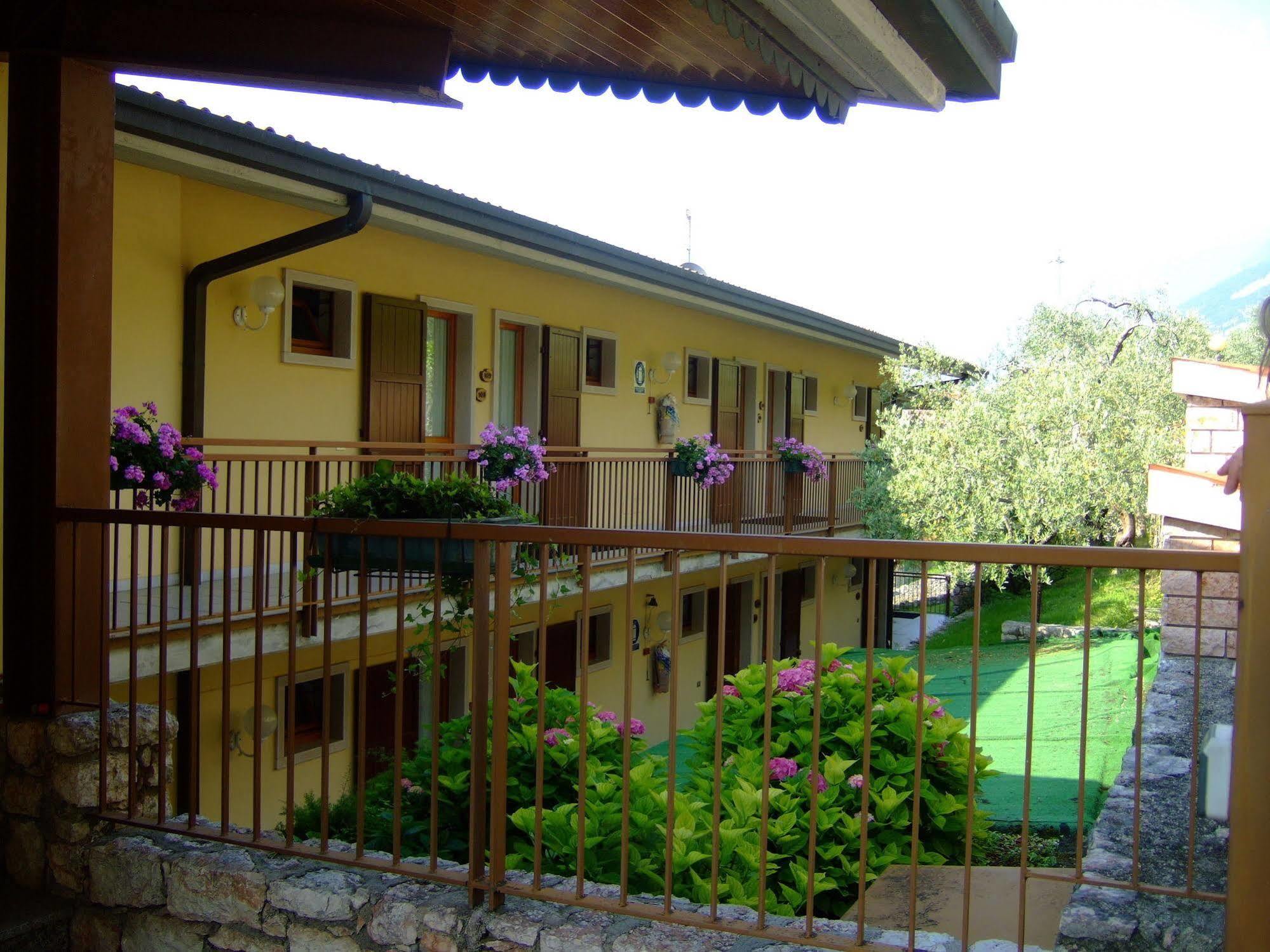 Residence San Vito Brenzone sul Garda Exterior photo